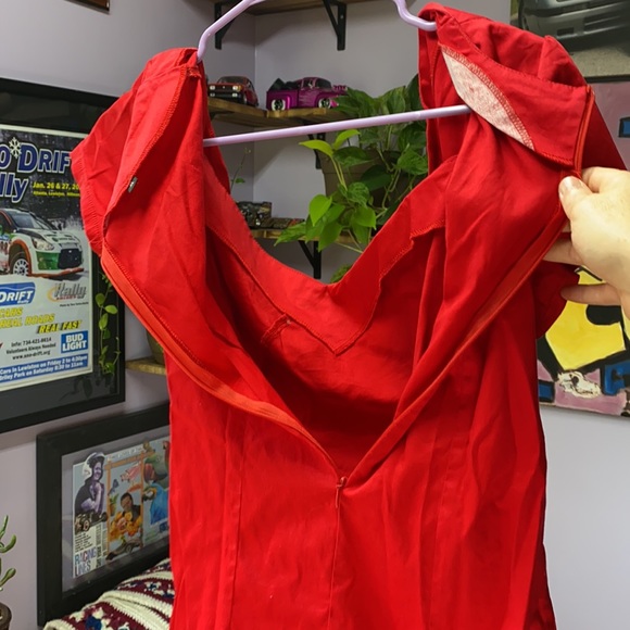 Red blouse with zip up back size XL - Picture 3 of 5